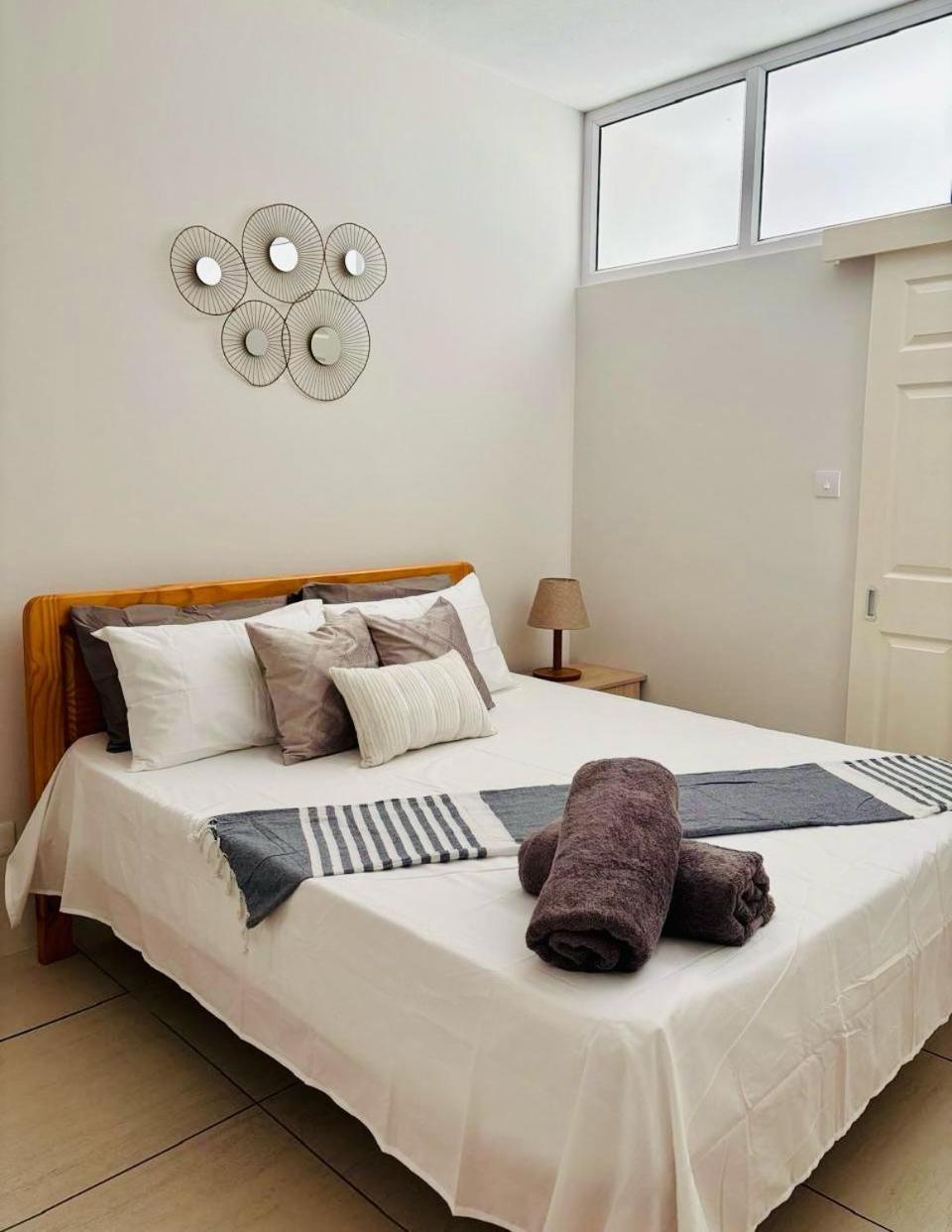 Stunning 3-Bedroom Apartment With Private Rooftop Terrace & Gorgeous Pool Flic en Flac Экстерьер фото